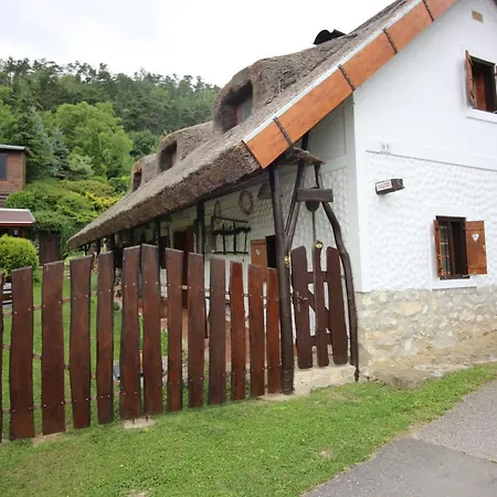 Nadas Vendeghaz Es Wellness - Guest house