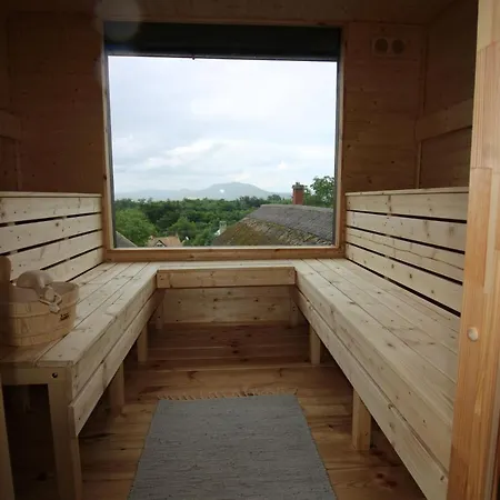 Nadas Vendeghaz Es Wellness - Gæstehus